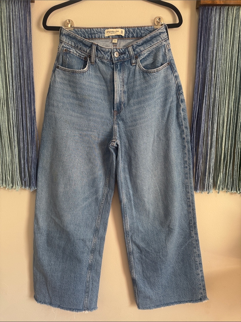 Abercrombie & Fitch HR wide leg crop curve love - Picture 1 of 6
